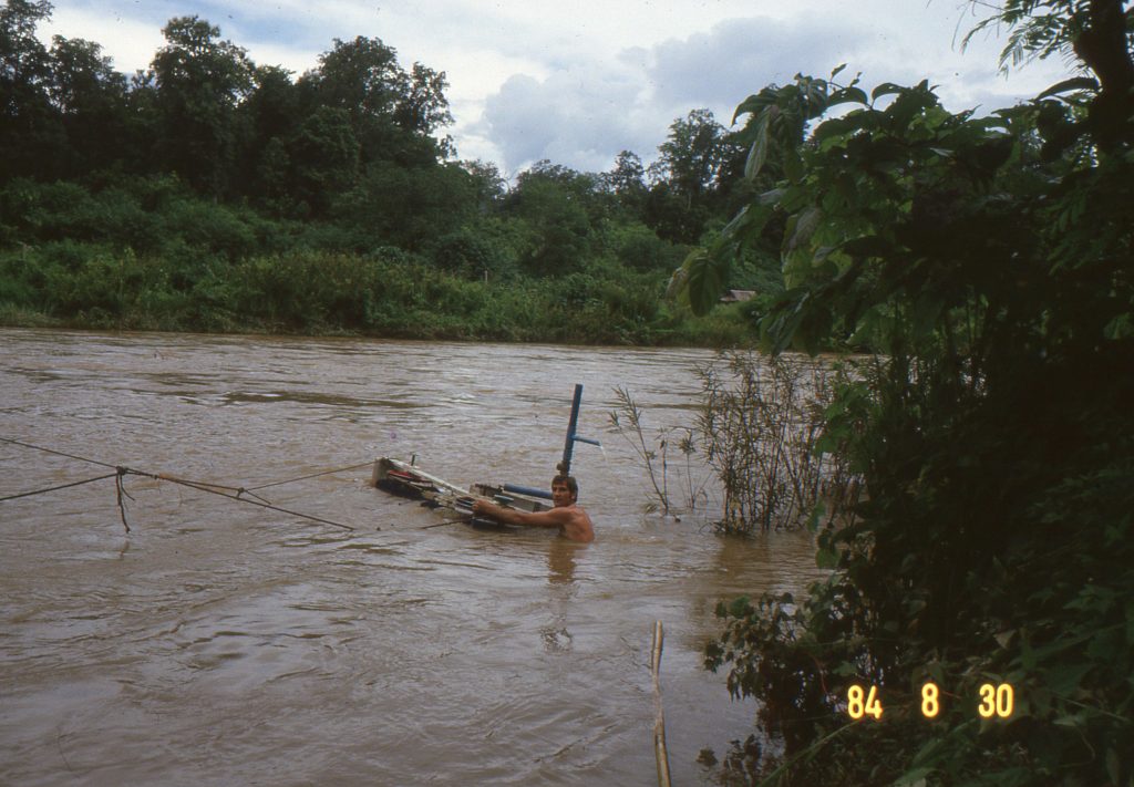Linear turbine pumping water from the river