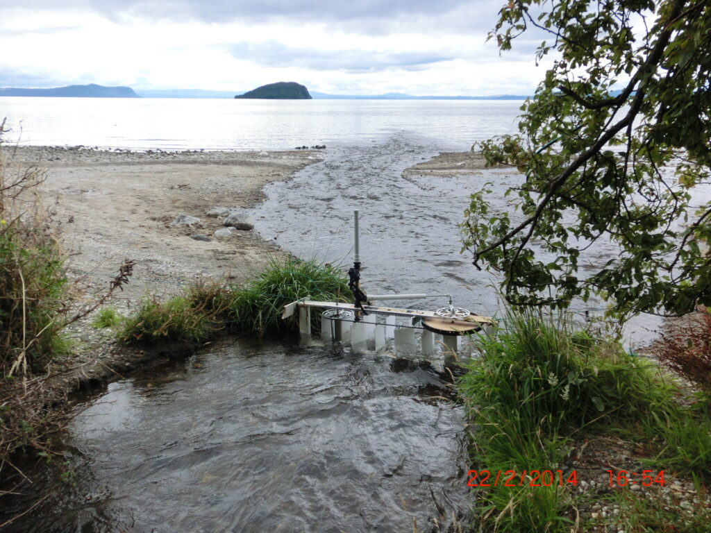 Mini linear turbine test at the Waimarino River mouth, Lake Taupo, 22 February 2014